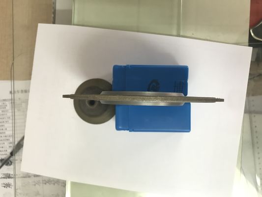 Kim cương sintered bánh xe rãnh thủy tinh có thể được thực hiện để phù hợp với tất cả các máy rãnh