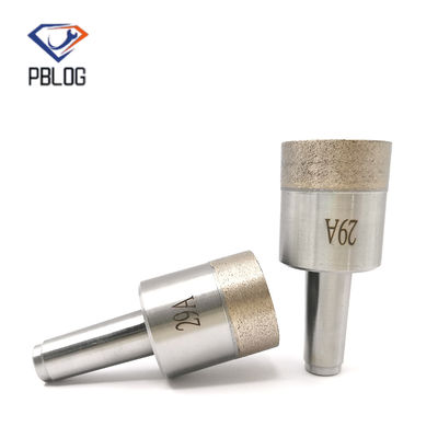 PBLOG Các hạt kim cương kết hợp thành một khoan thủy tinh